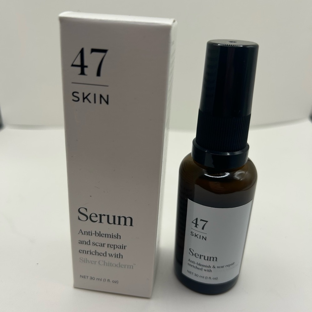 47 Skin Anti-Blemish Serum - Black and White